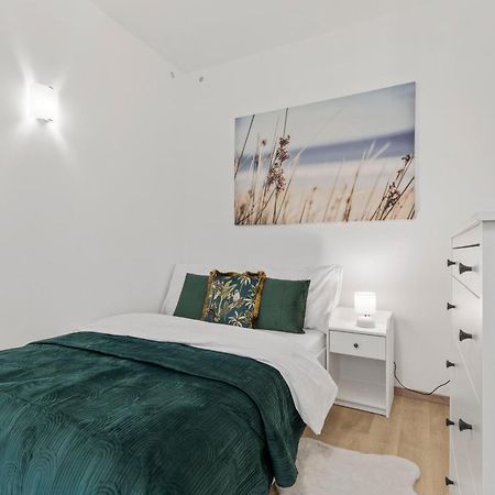 Garden Haven Studio In Old Town Братислава Экстерьер фото