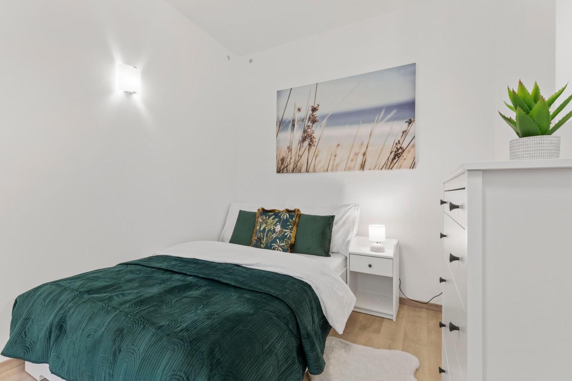 Garden Haven Studio In Old Town Братислава Экстерьер фото